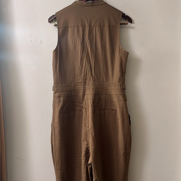 Venus Green Jumpsuit with Gold buttons - Picture 5 of 11